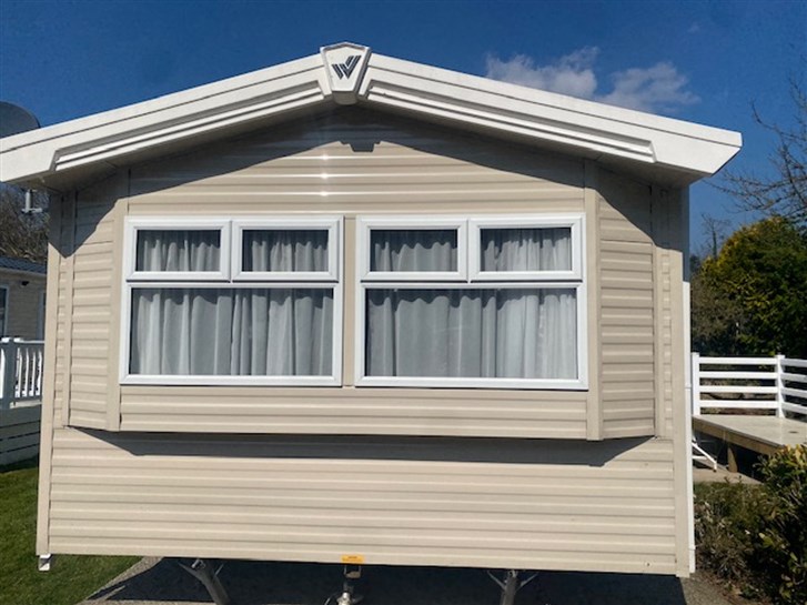 Used Willerby Lymington 2017 2 bedroom caravan for sale £21,500.00